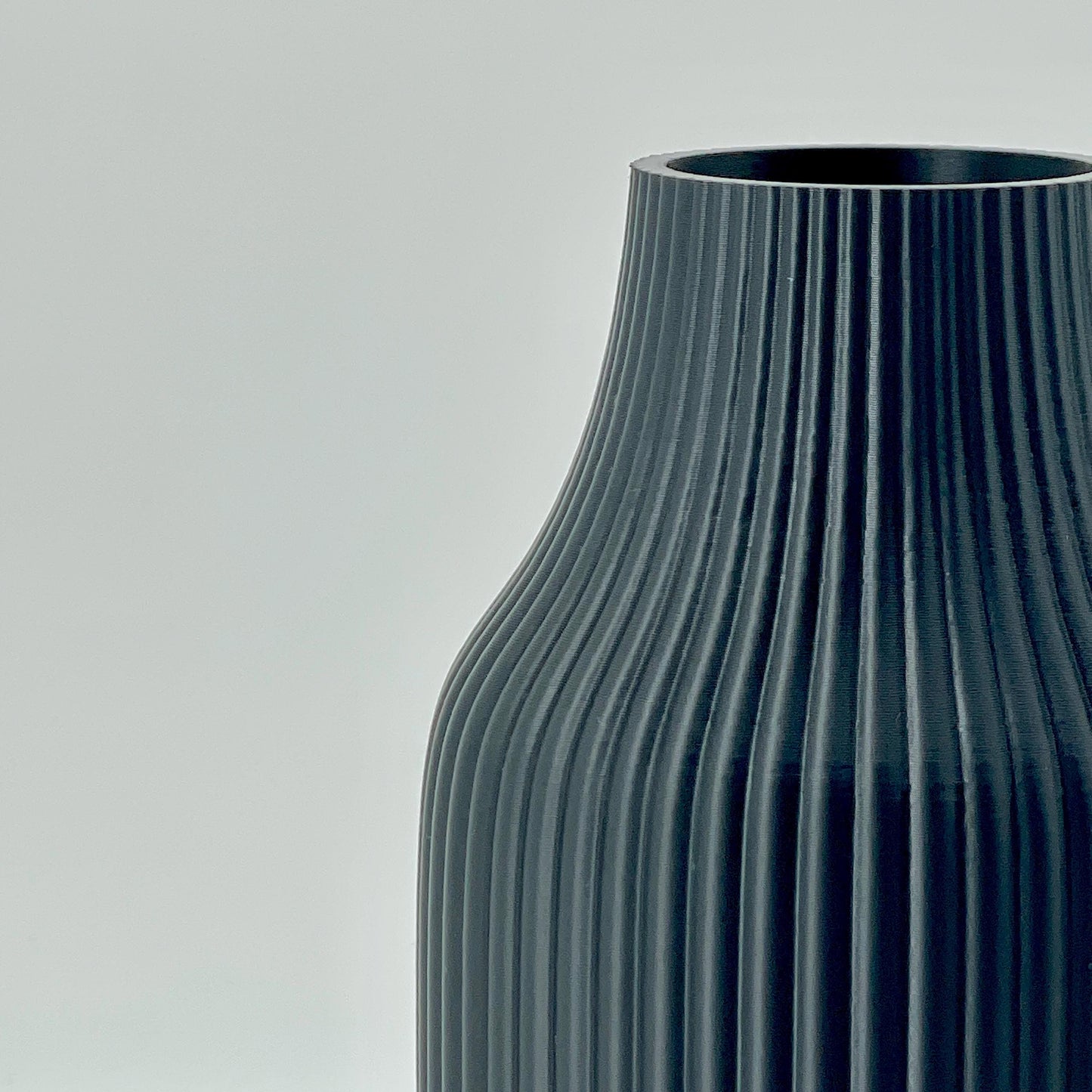 Minimalistische Trockenblumen Vase "Oslo"  Skandinavische Dekoration mit geriffelter Struktur, nachhaltig hergestellt, 3D-gedruckte Vase